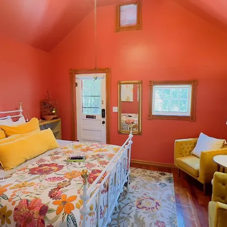 Rock Cottage Gardens B&B-2